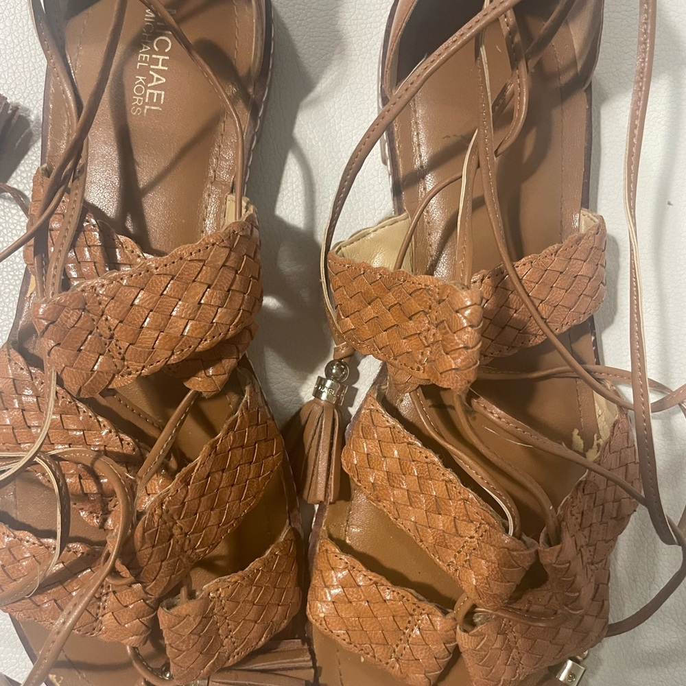Lace up comfortable and super cute sandal, size 8.5